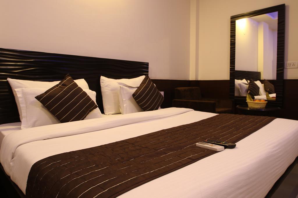 Hotel Hill Palace -Near Karol Bagh Metro Station Delhi  Exterior foto