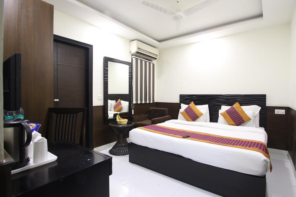 Hotel Hill Palace -Near Karol Bagh Metro Station Delhi  Exterior foto