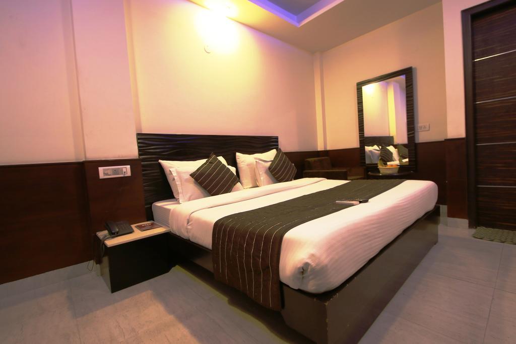 Hotel Hill Palace -Near Karol Bagh Metro Station Delhi  Exterior foto